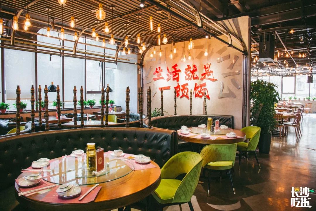 中南五省首家鸵鸟餐厅安家四方坪怀揣着温度与深度