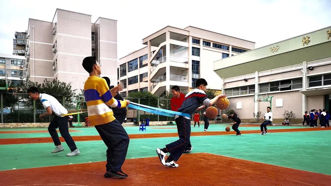 我是黄岩区城关中学!