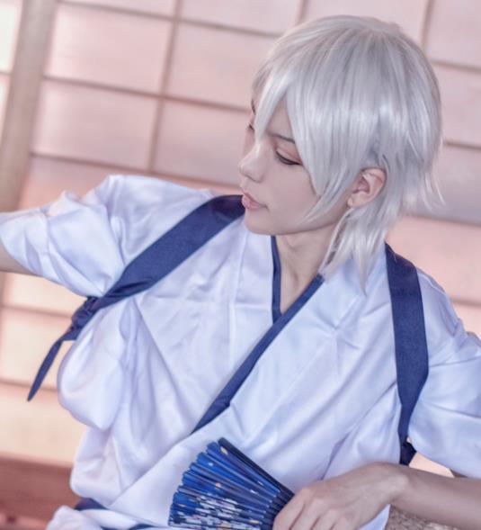 刀剑乱舞 鹤丸国永cosplay 帅气十足的小哥哥 平赖纲