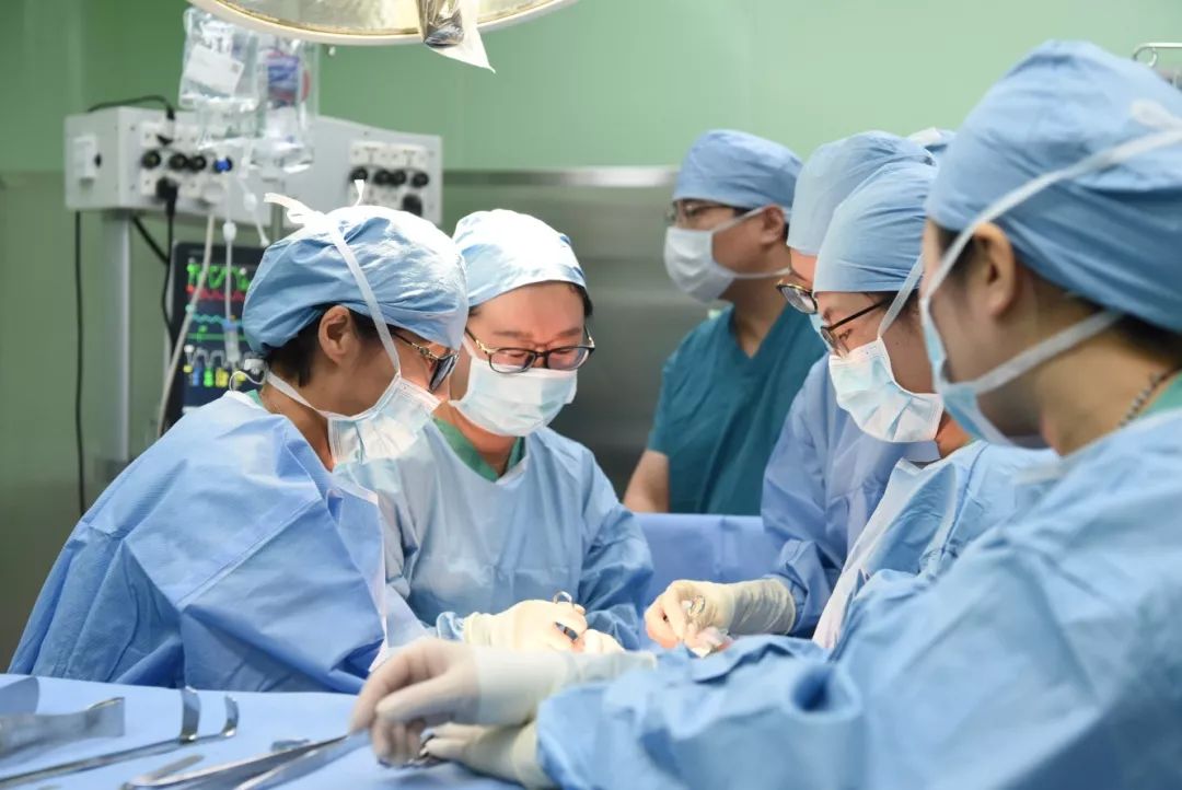 【罕见病例】我院妇产科李佩玲教授团队成功救治罕见巨大盆腹腔肿物