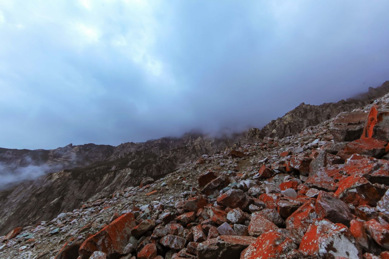 登顶回撤 人生第一次遭遇销魂的大自然滑梯 高山流石滩 给跪了!-搜狐大视野-搜狐新闻