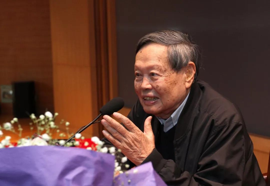 本文来源:南方周末2014年4月,杨振宁先生应浙江大学数学学院教授