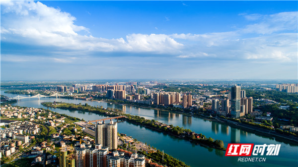 "一岛两水三岸四山五村六园多点",构成生态宜居福地衡阳雁峰.