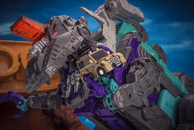 模玩资讯变形金刚第三方newage大汉腹地照相机