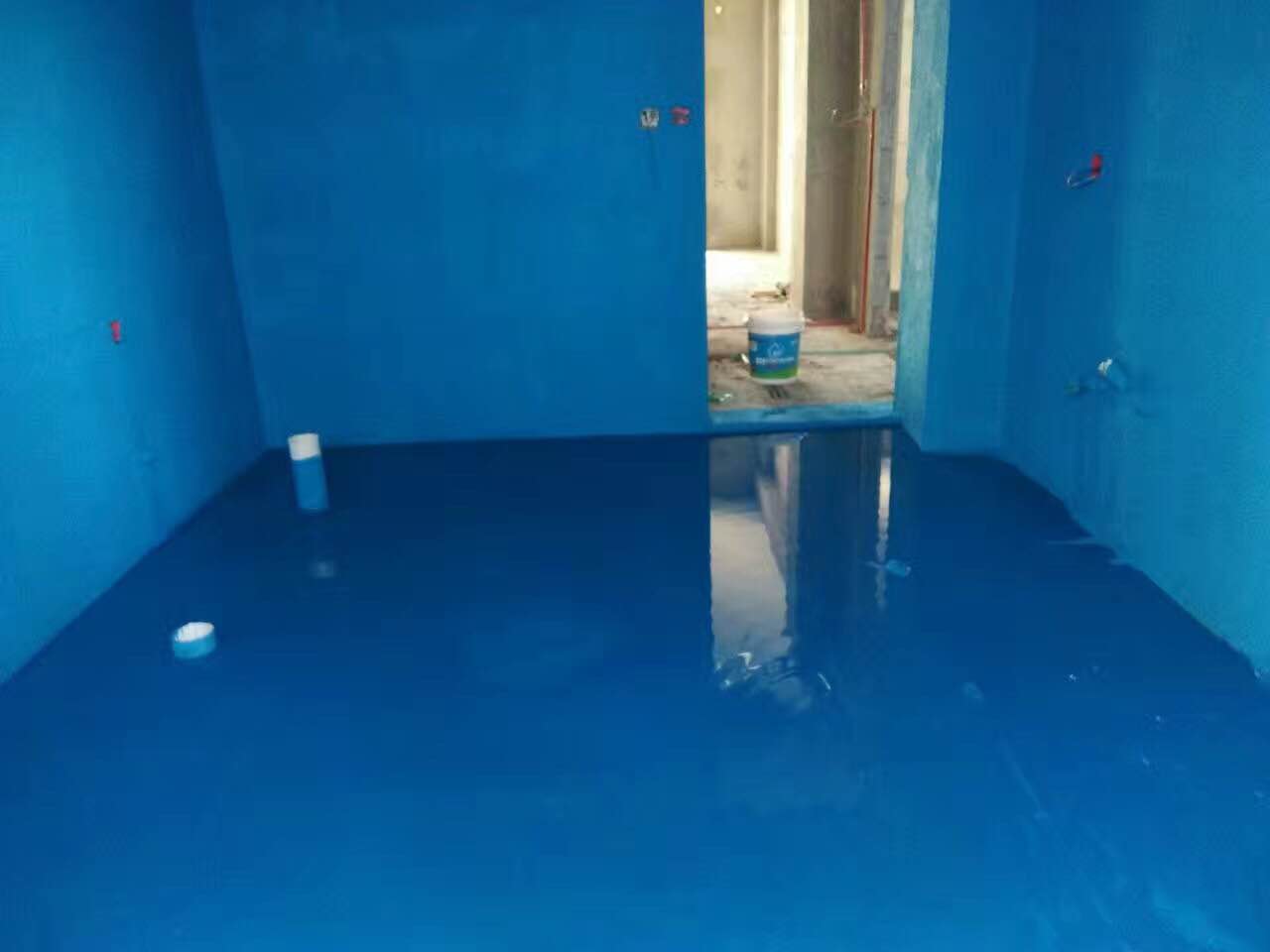 卫生间漏水怎么办,一块砖都不用咋就解决_防水