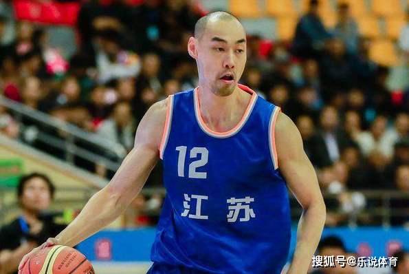 自律的苦恼28岁西热力江秀腹肌却被胸毛抢镜因毛发太少而自卑