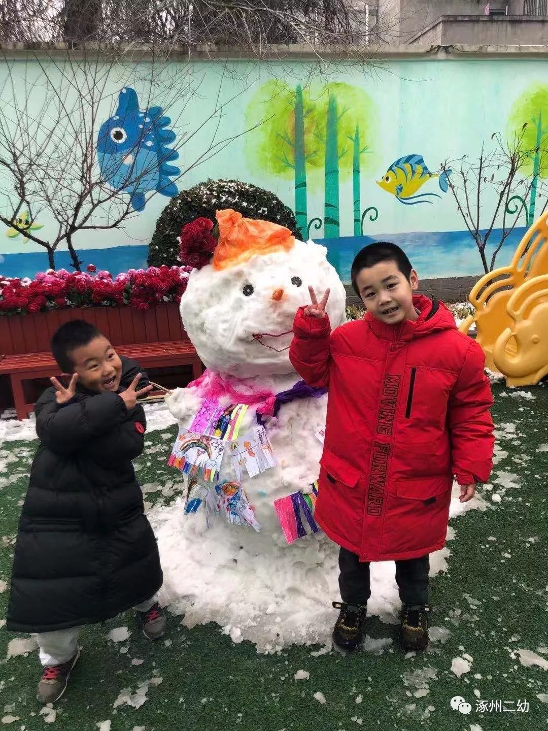 大班组给雪人装扮啦