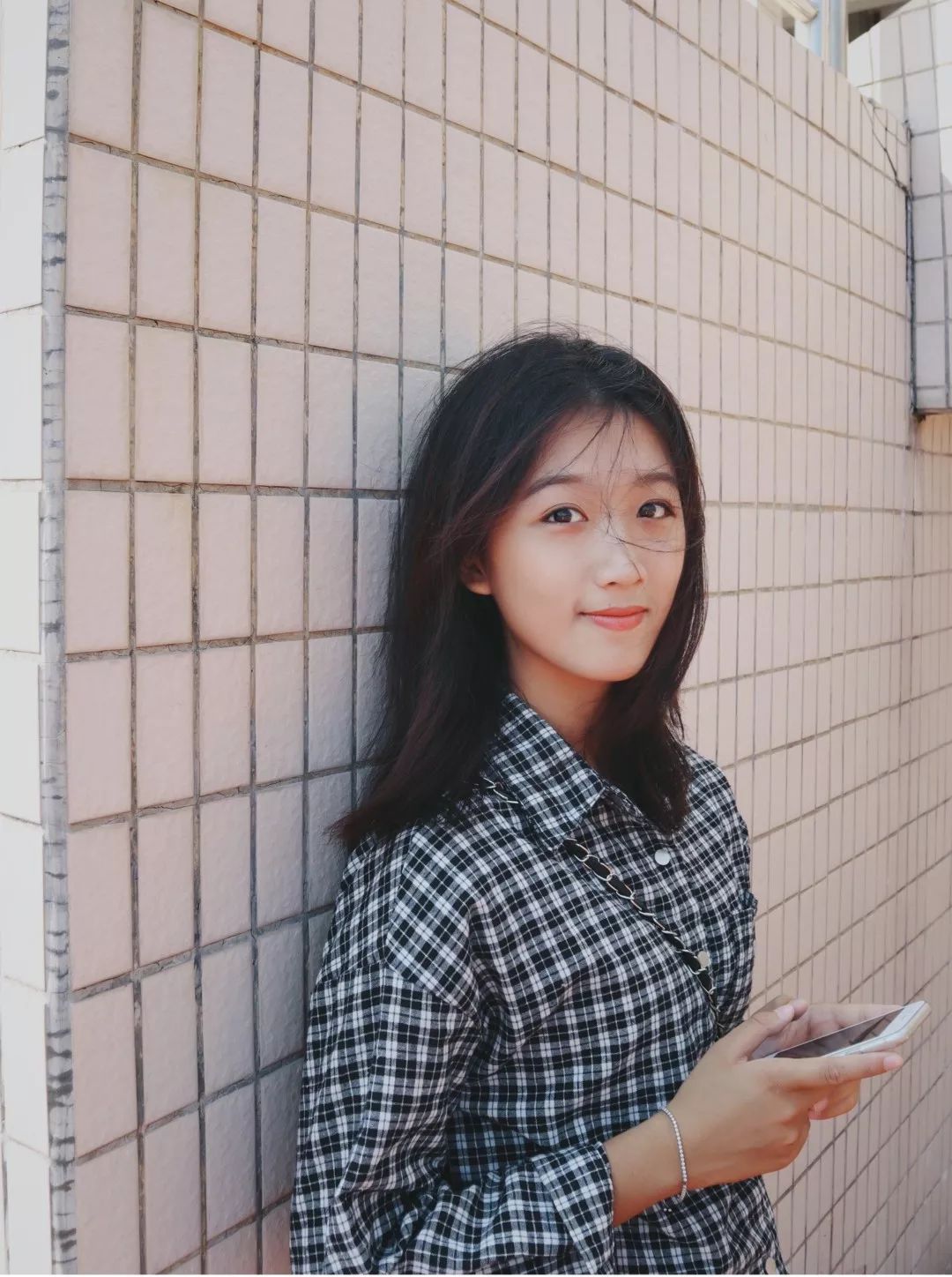 姓名:谢思齐学院:旅游与历史文化学院班别:18旅游管理政治面貌/职务