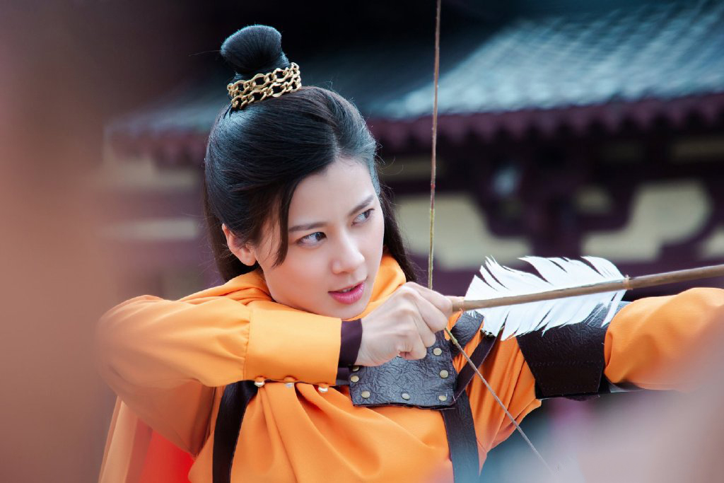 《一夜新娘》成甜宠剧黑马,赵昭仪饰花溶,吻戏像热恋中的情侣