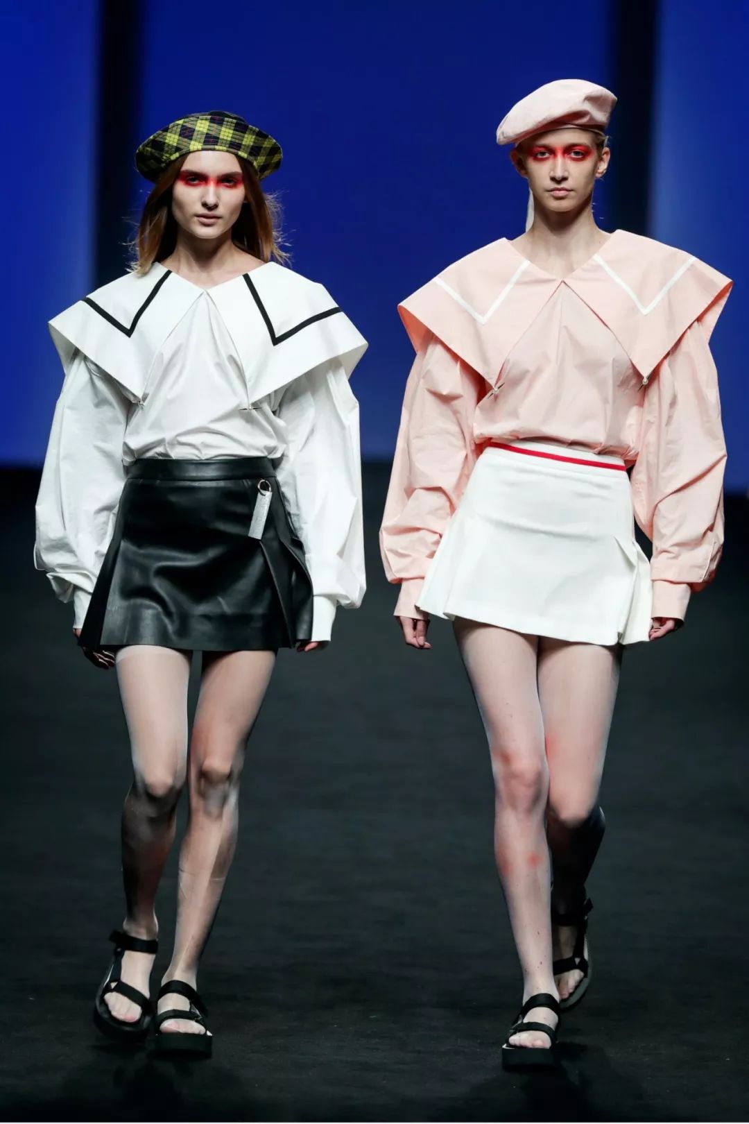 这一次,ta把"杜邦纸"搬上了t台