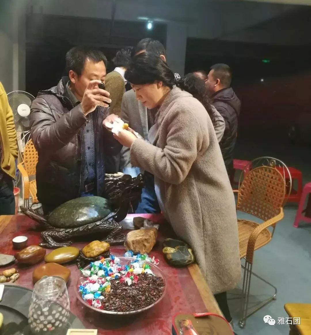 比如说,长江石,朋友们可以到何家坝奇石