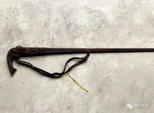 67旧房腾退中发现子弹雷管土枪西安城南客运站开通了凤凰古镇直通车