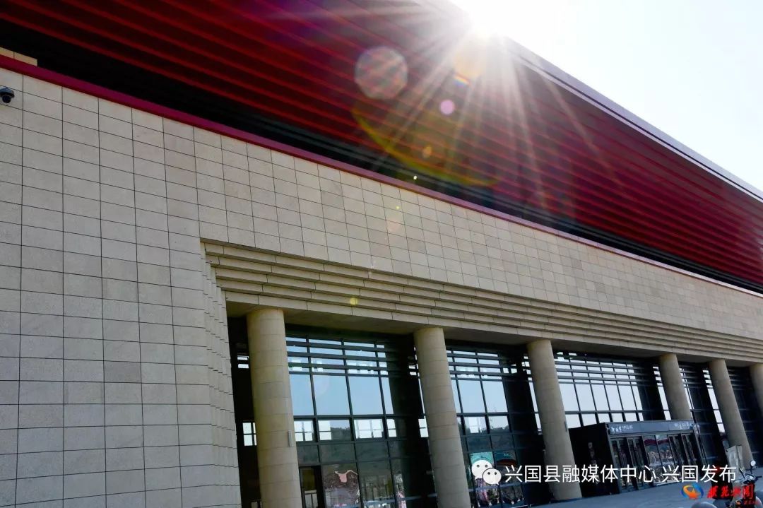 超美兴国迎来高铁时代航拍镜头带你亲临兴国高铁站