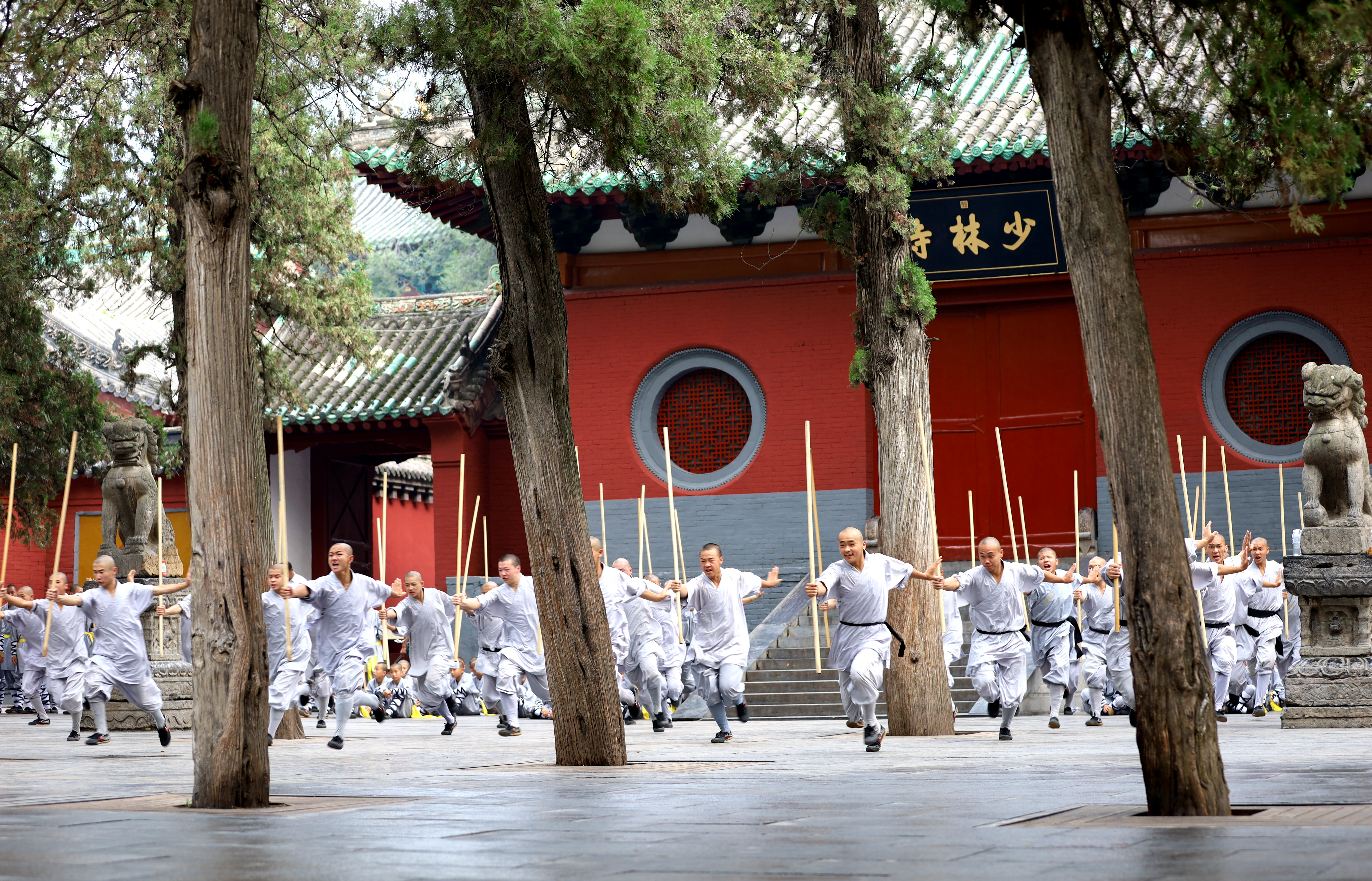 河南十大旅游景点之一嵩山美景靓中原少林功夫甲天下