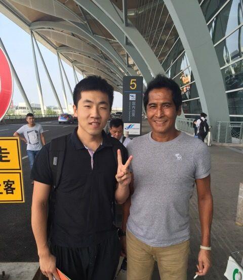 57岁齐秦近照曾与王祖贤相恋10年现任妻子和儿子一个岁数