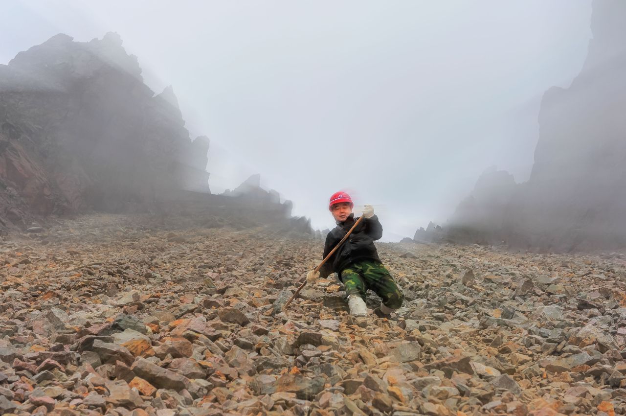 登顶回撤 人生第一次遭遇销魂的大自然滑梯 高山流石滩 给跪了!-搜狐大视野-搜狐新闻