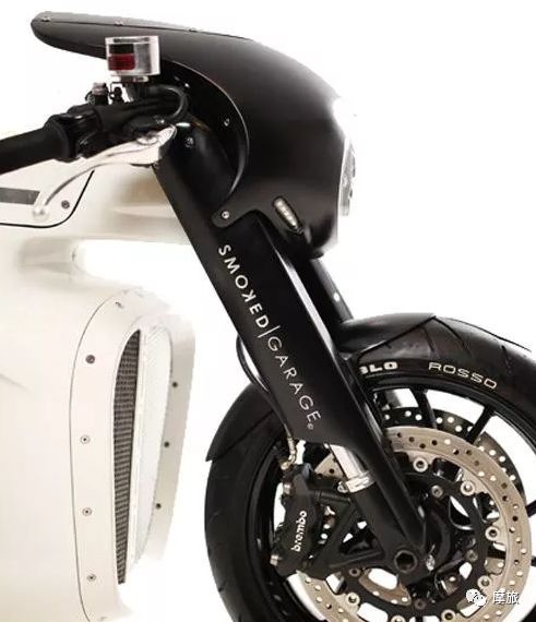 凯旋1050三缸涡轮喷气摩托车