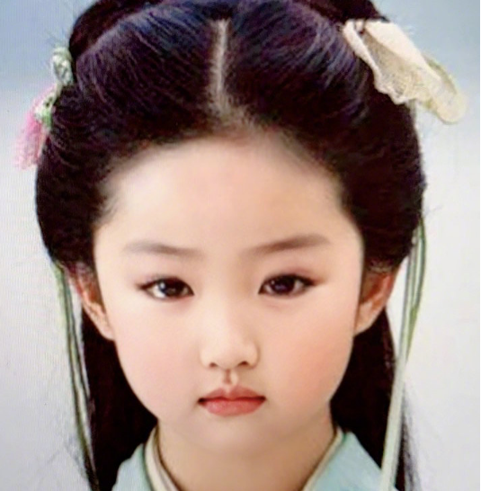 原创明星深陷宝宝滤镜,四张图片看你认出谁?赌10包辣条不超过两个