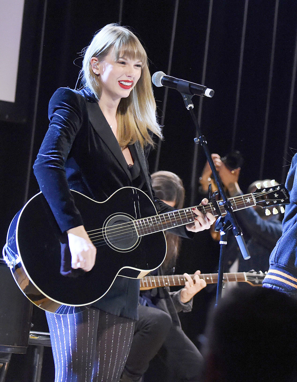 泰勒斯威夫特taylorswift历来活力的演出