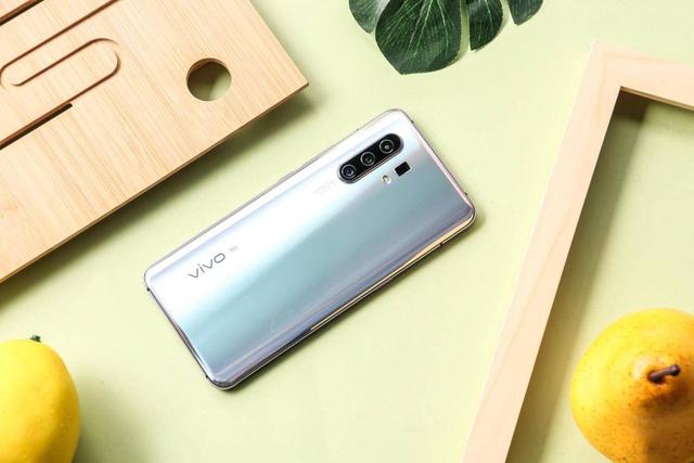 年底换机侧重拍照还是5gvivox30pro二者兼顾