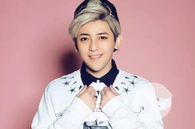 他要当爸了?但他什么时候结的婚啊