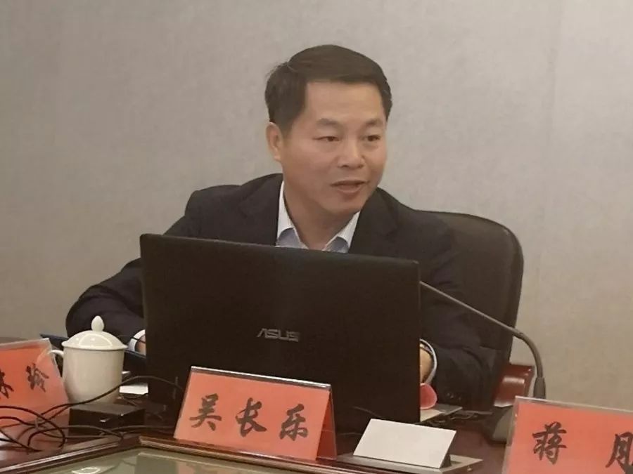 特邀省司法厅人民参与和促进法治处处长胡中才,省人社厅劳动关系处