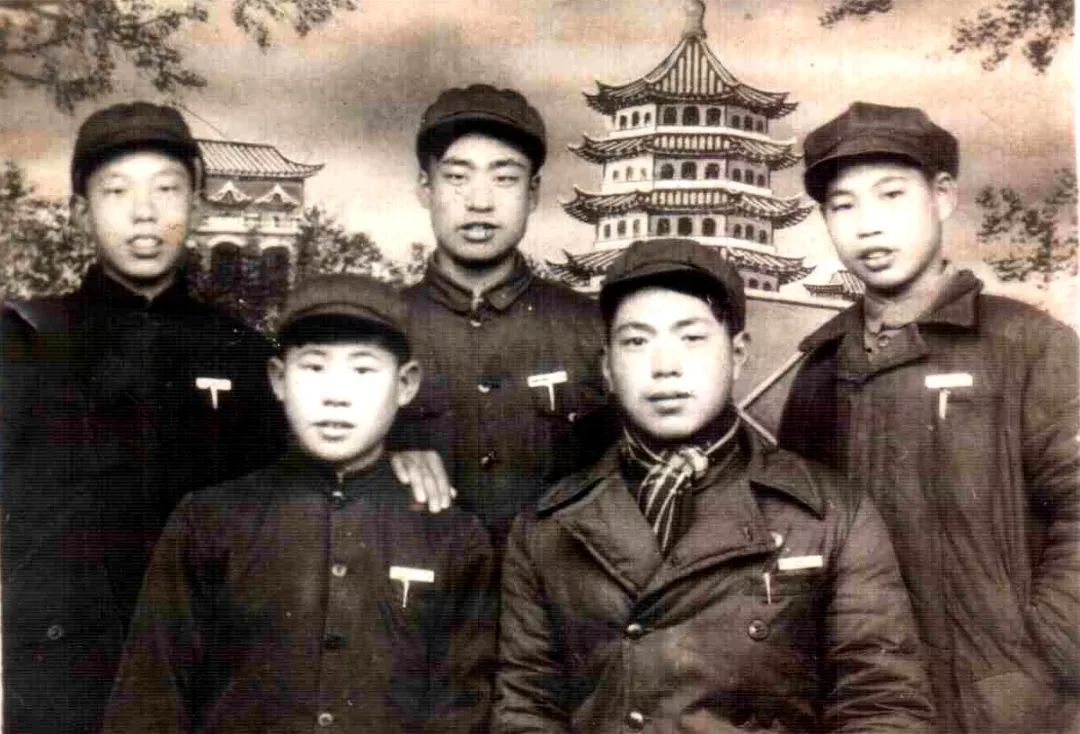 《淮南二中校史资料》(第六辑)策划,总编;解玉嘉副总编:陈要武,陈仁珊
