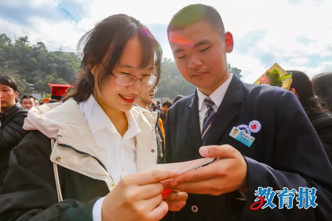 这天长乐一中18岁成人礼惊艳了时光