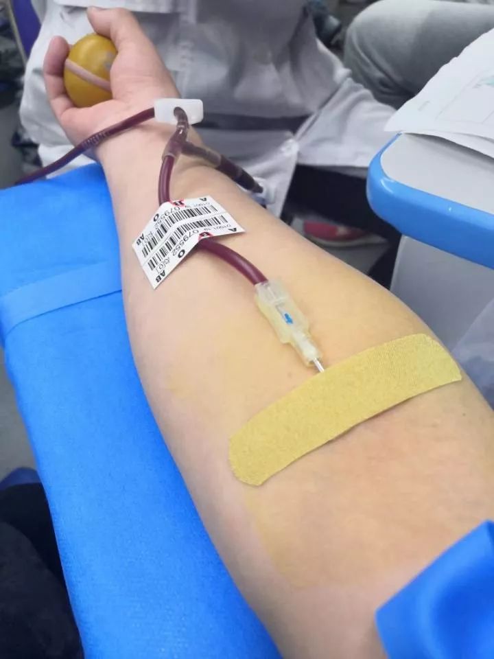 献血献爱心,血浓情更深