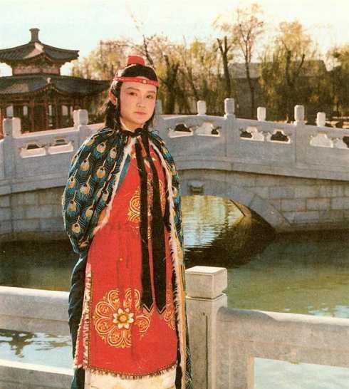 袭人被宝玉踢吐血后说了一句话暴露王夫人对林黛玉的歹毒用心