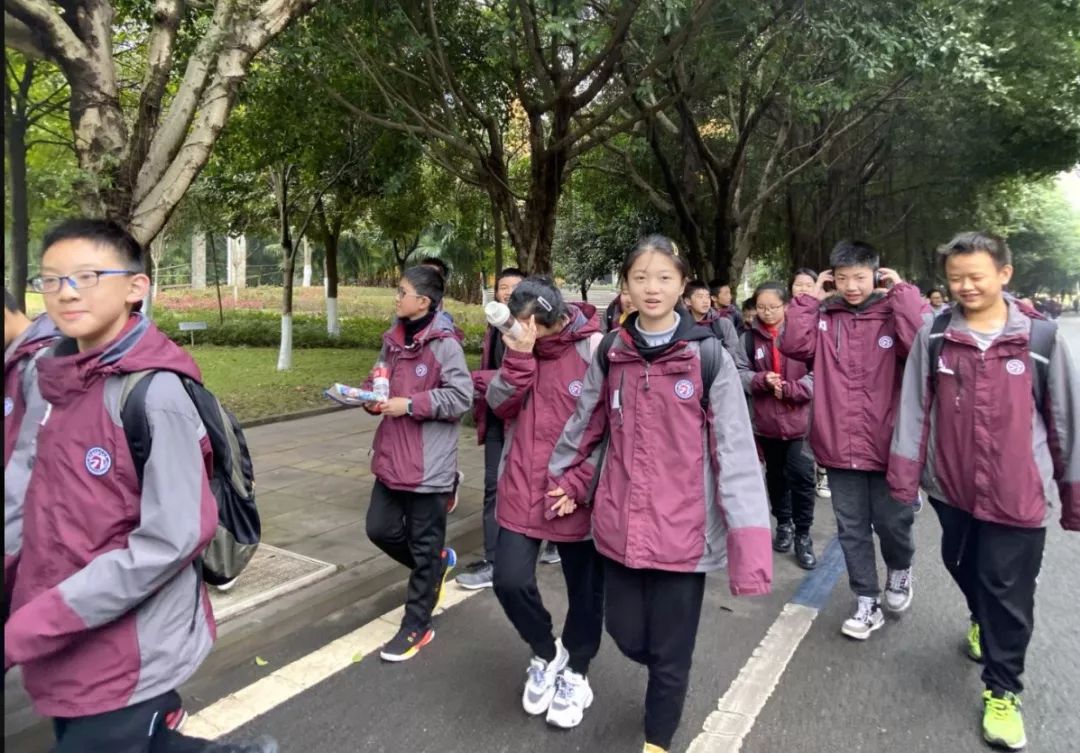 走进高校生涯探究丨重庆杨家坪中学生涯研学实践活动