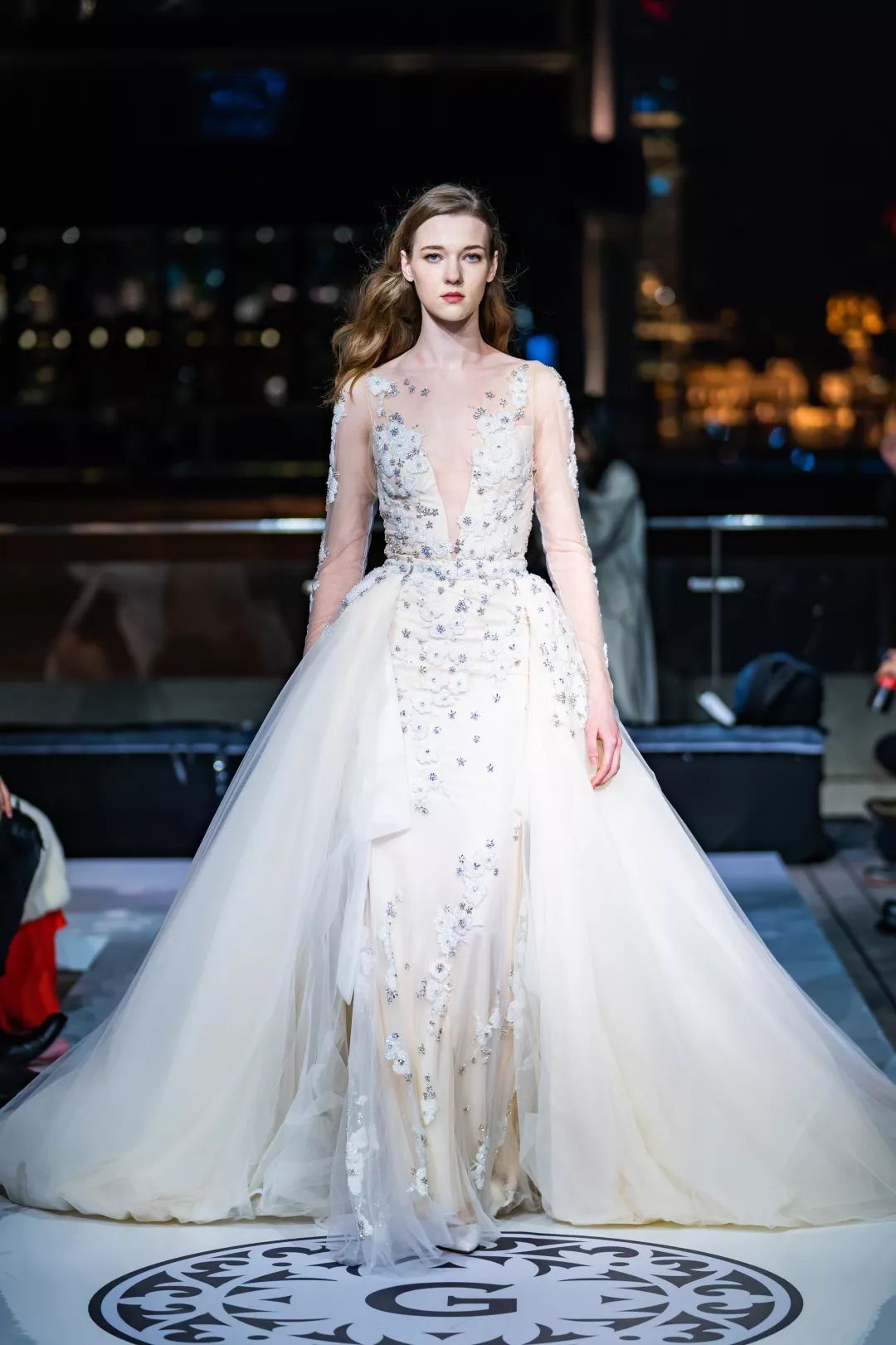 15位eseegirls携手亮相galialahav2020春夏高定时装发布会