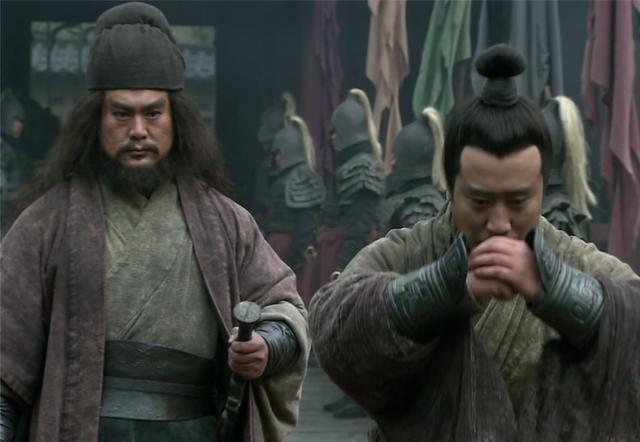 原创张飞初遇刘备并无交情,为何不自己当老大?而是心甘情愿当小弟