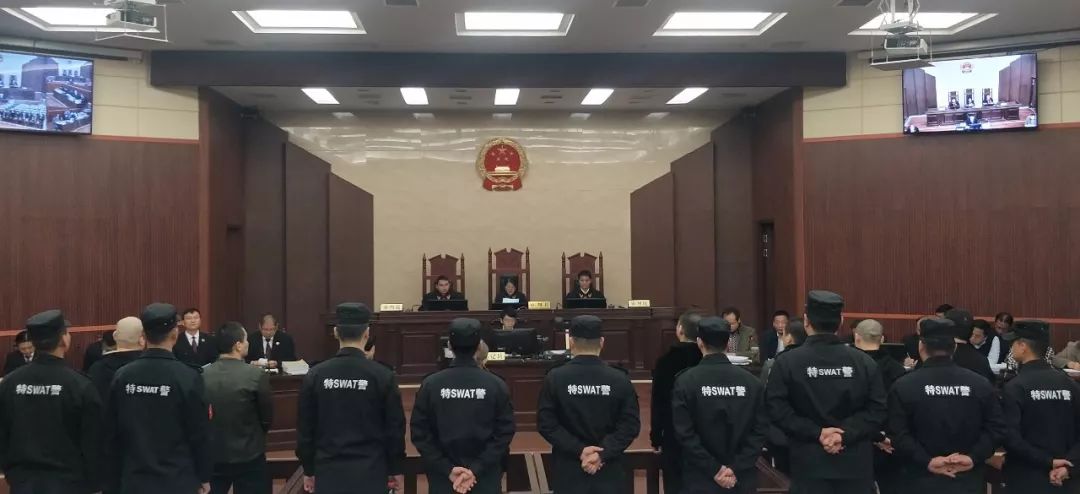 鹰潭公开审理一起9人涉恶案件!