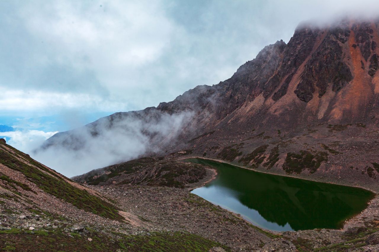 登顶回撤 人生第一次遭遇销魂的大自然滑梯 高山流石滩 给跪了!-搜狐大视野-搜狐新闻