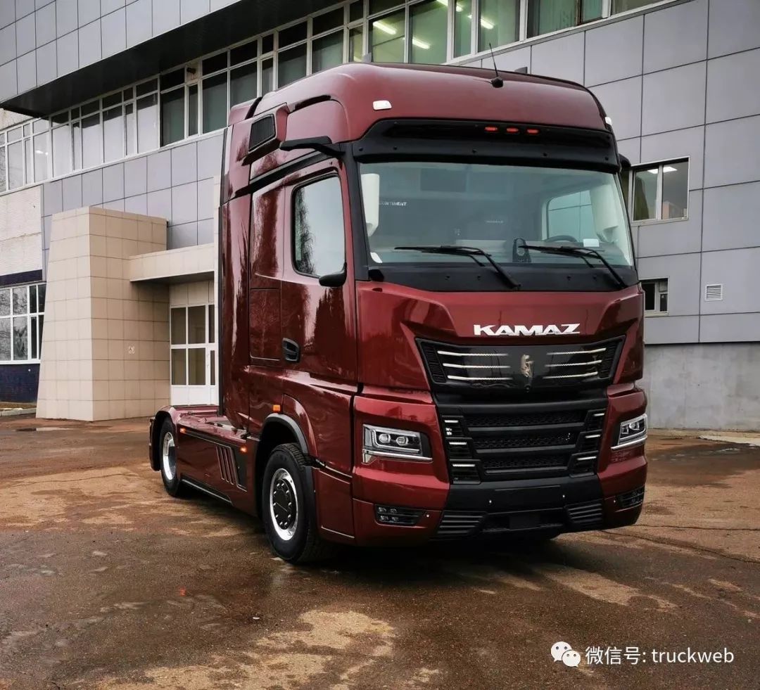 普京到场视察 卡玛斯建厂50周年 推出全新混动旗舰牵引车continent