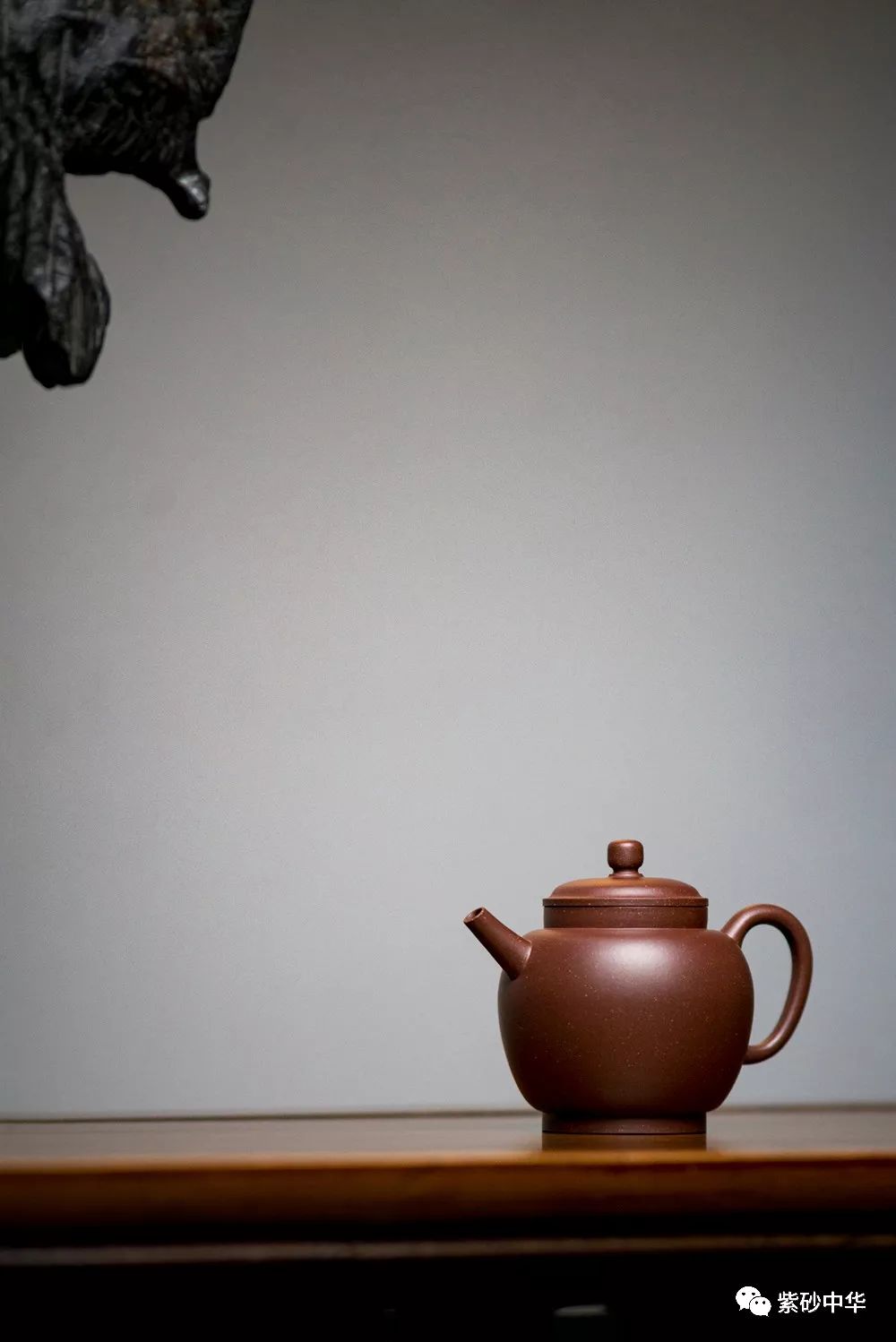 夏磊【逐砂】汲直宫灯.式度俊雅,体态昂然