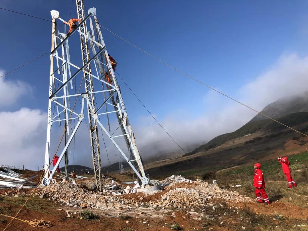 威宁县迤那双营光伏电站35kv输出线路全线贯通