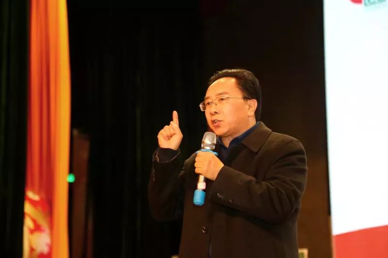 分享本次教育整体改革现场会学习成果学校副校长,高中部校长李开贵12