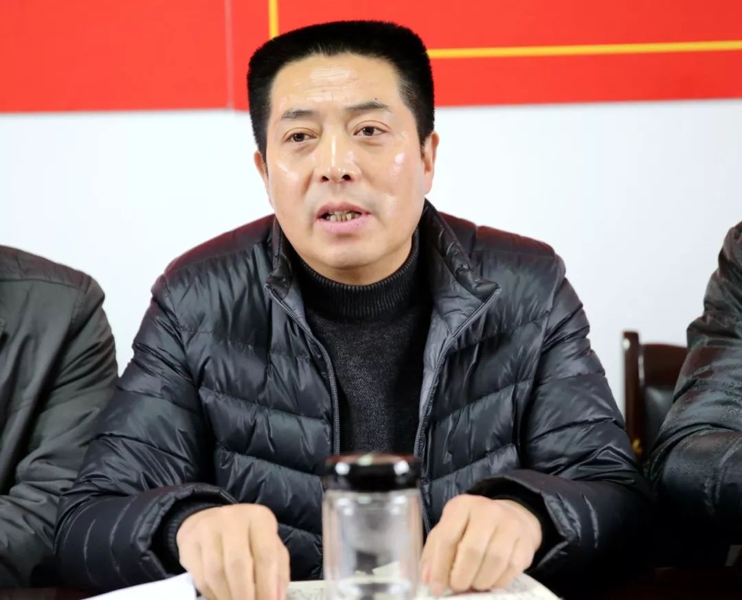 茫茫白雪不畏寒脱贫攻坚势先行房县农商行党委书记董事长黄太平深入