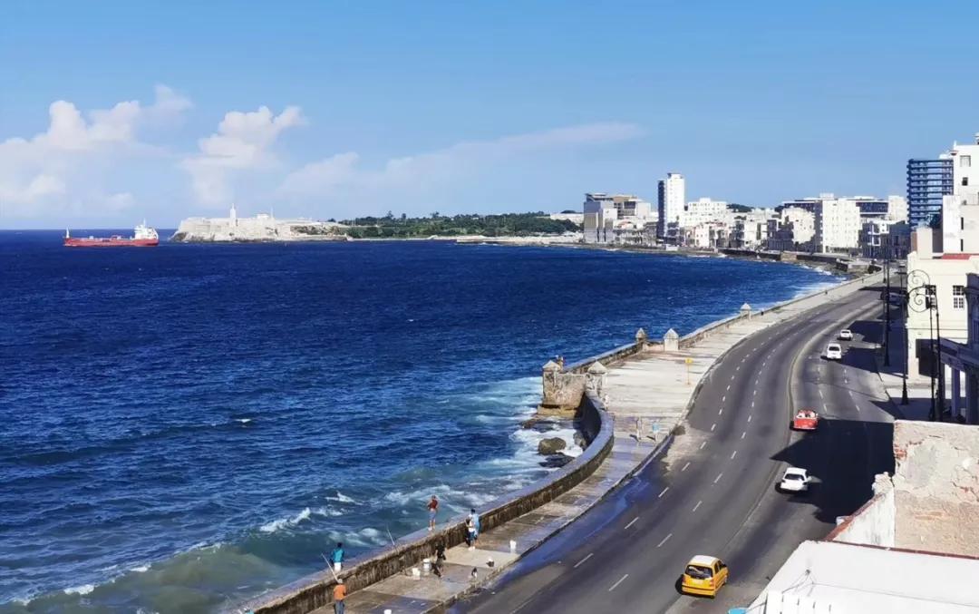 爱由游当我们说起古巴我们在说什么