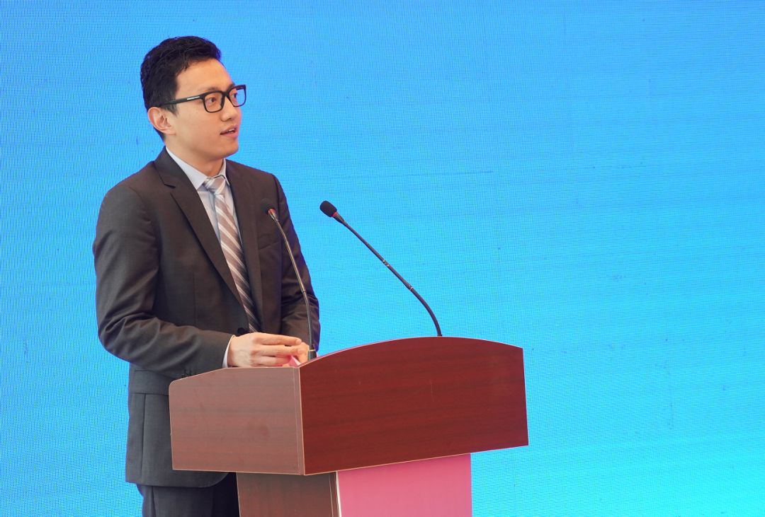 相城经济技术开发区招商局局长董亚琦推介了相城区投资环境.