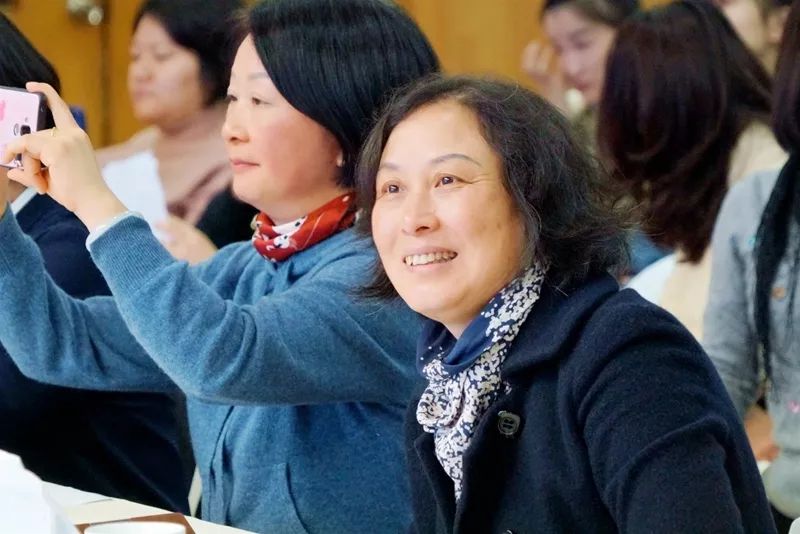 在丁园长的邀请下,宝山干训基地导师代表陈蕾,朱俊华,丁玉园长;金山区