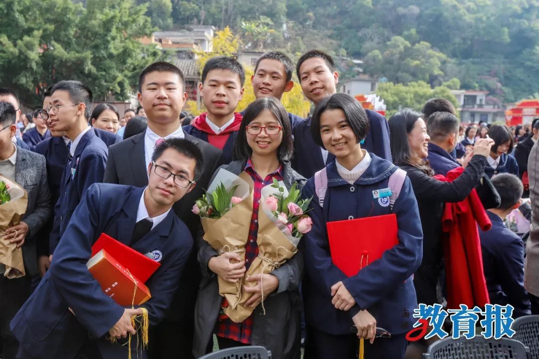这天长乐一中18岁成人礼惊艳了时光