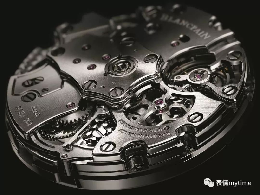 宝珀f385飞返计时机芯1185机芯被构建成一个向后可简化显示与结构