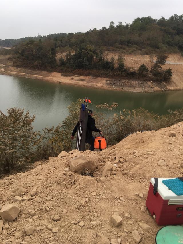 野钓观洞水库手竿抽大头大师出征皮卡打头