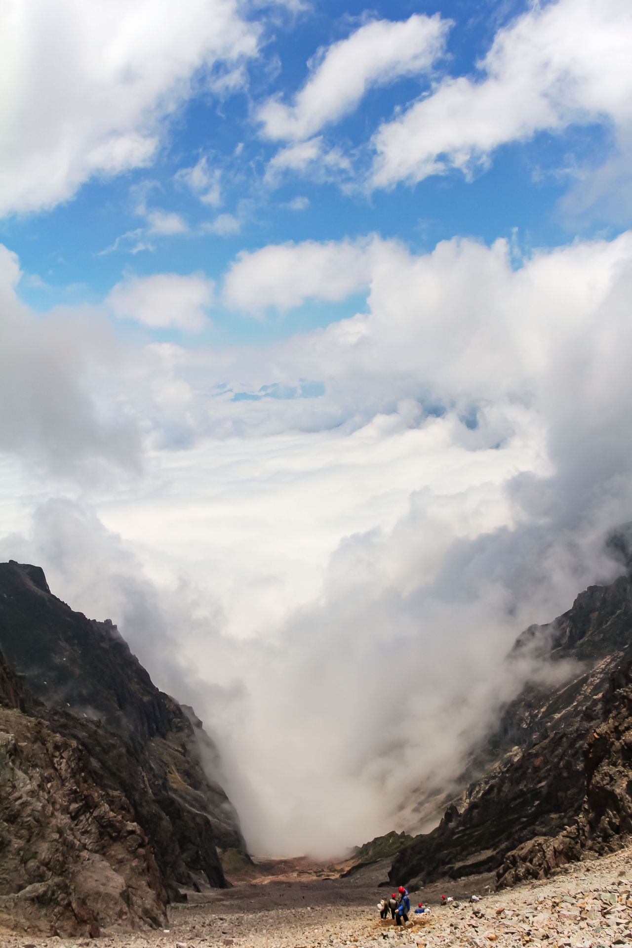 登顶回撤 人生第一次遭遇销魂的大自然滑梯 高山流石滩 给跪了!-搜狐大视野-搜狐新闻