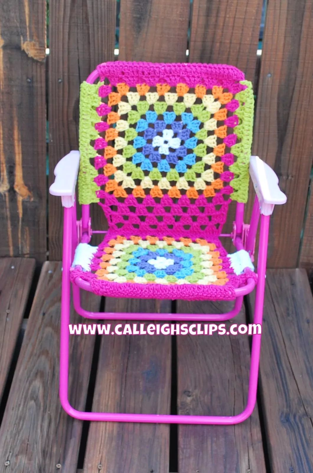 b款椅子坐垫这款是相当简单,一直钩圈,钩到和椅子大小符合即可.