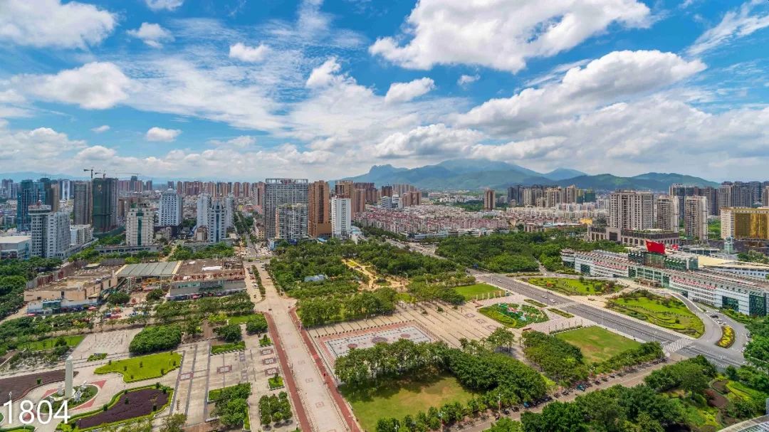 今年贵港城区12条支路完成白改黑铺设的是新型的67