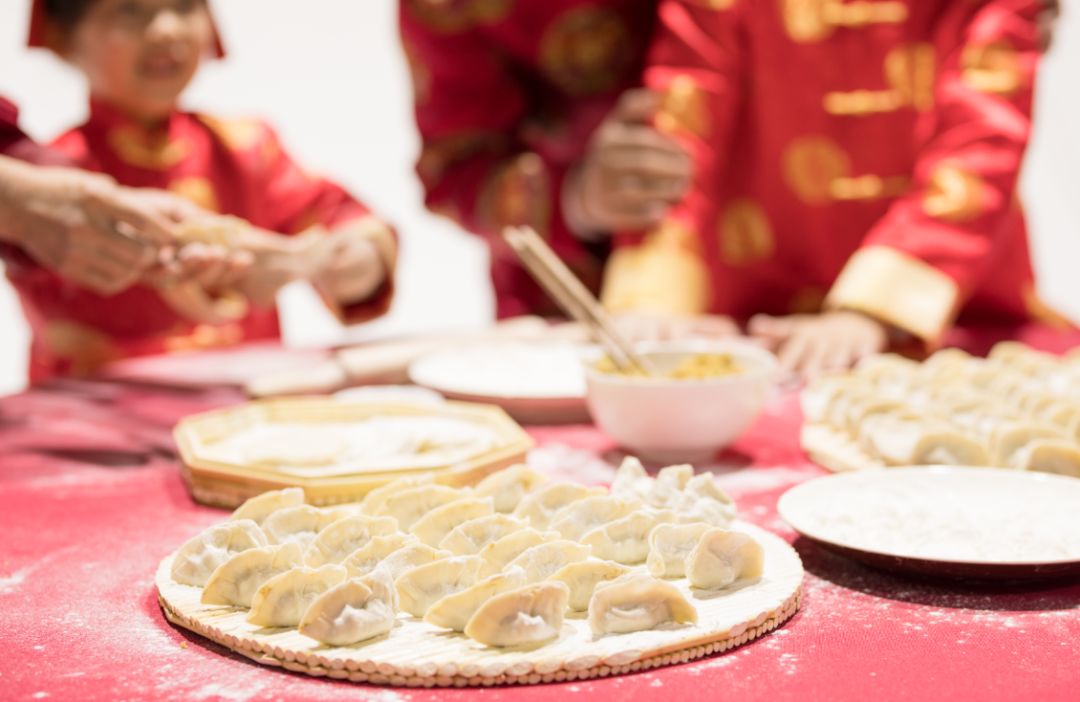 在这个传统的节日里,张仲景大药房邀您来一起包饺子,吃饺子啦!